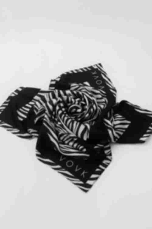 Платок с узором зебры на черном