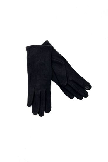 Black knitted gloves