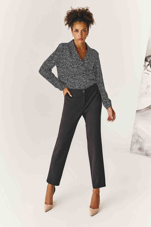 Women's straight black trousers made of suiting fabric