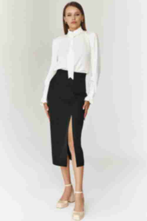 Black skirt with high waist and side slit