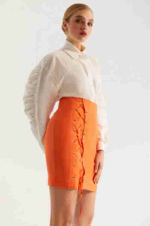 Короткая юбка со шнуровкой оранжевая