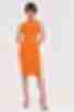 Платье футляр без рукавов до колена цвета апельсин