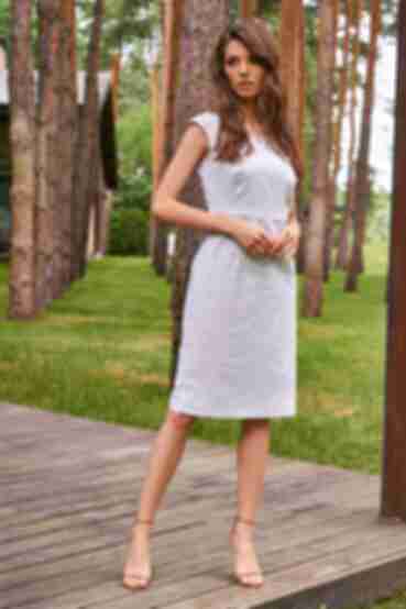 Платье-футляр до колена из льна серая полоска на белом