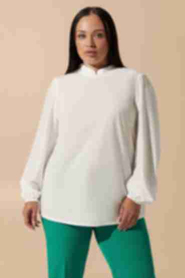 Блуза зі стійкою софт молочна великий розмір
