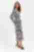 Сукня-сорочка мідаксі з довгим рукавом штапель в принт на пудровому
