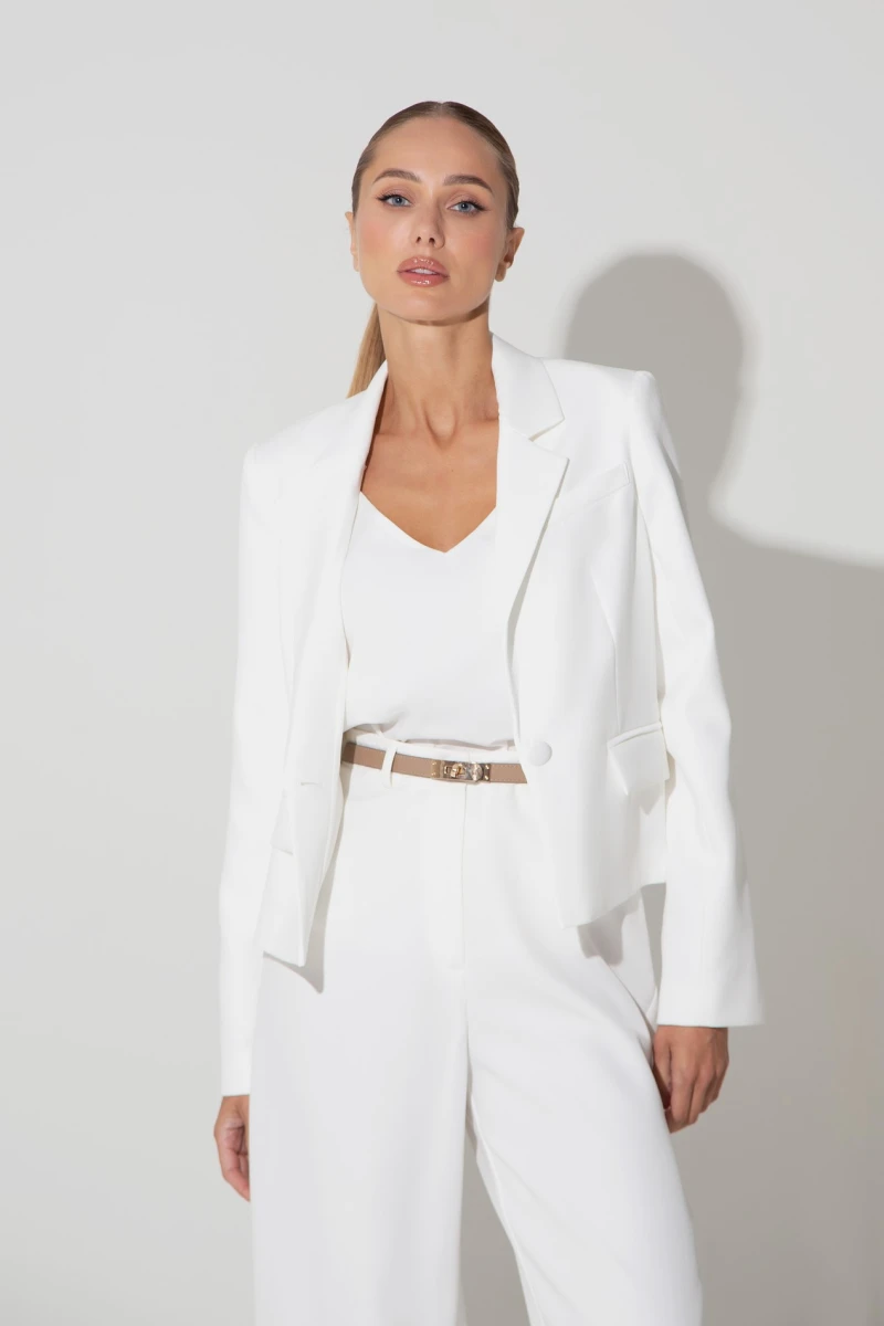Milk cropped jacket