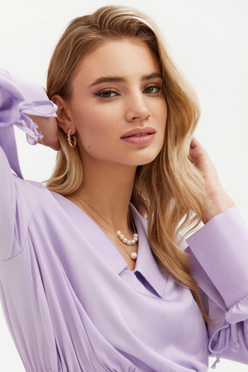 Lavender mini long-sleeved dress with collar made of polished staple cotton