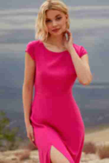 Fuchsia midaxi dress with a slit and a cutout on the back made of dense staple cotton
