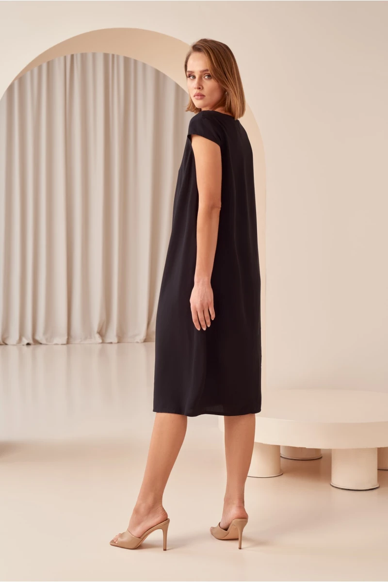 Black demi short-sleeved dress made of staple cotton