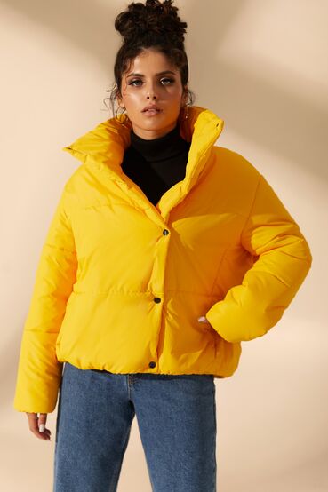 Lemon short jacket with snap buttons made of raincoat fabric