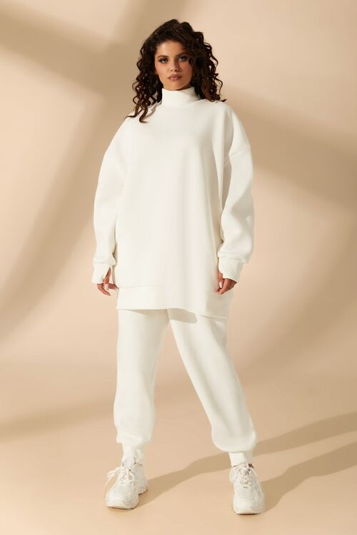 Milky suit with sweatshirt and trousers made of knitted fabric with fleece