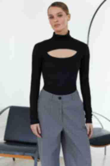 Black longsleeve with a shaped neckline made of ribbed knitted fabric