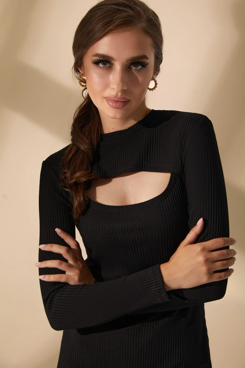 Black sheath dress with slit made of ribbed knitted fabric