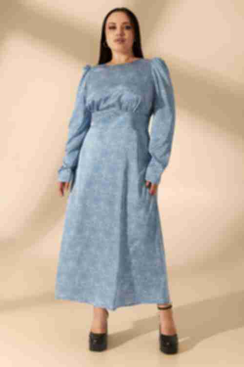 Сукня з об'ємними рукавами міді штучний шовк молочні краплини на блакитному великий розмір