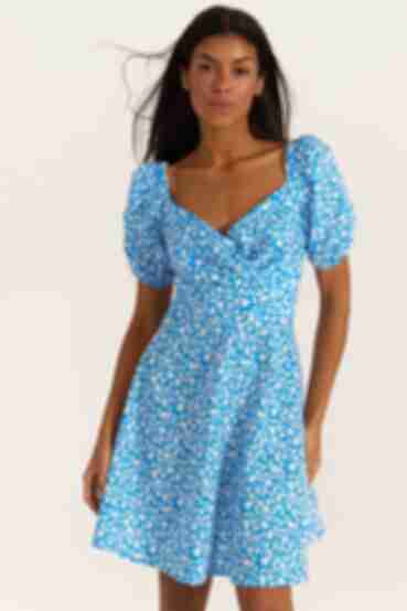 Платье мини софт молочные цветы на голубом