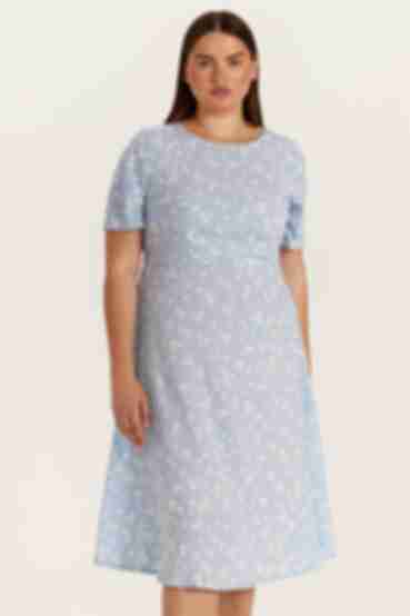 Платье с юбкой трапеция миди софт молочные цветы на голубом большой размер