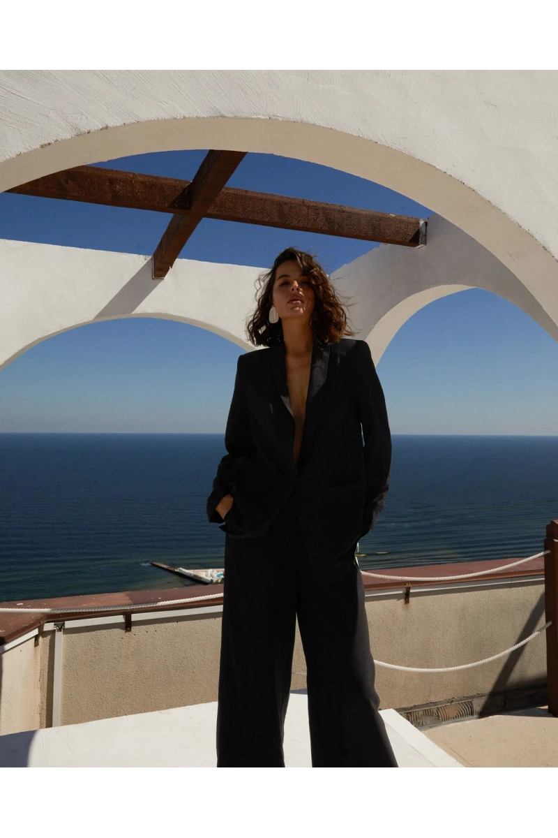 Women's black suit made of ecolón