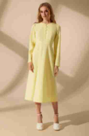 Платье миди с подрезом на талии костюмная ткань лимонное