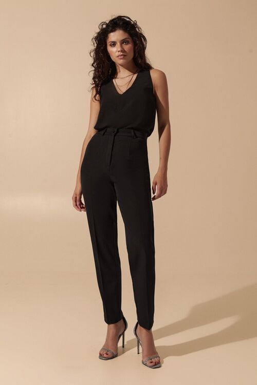 Black tapered trousers made of suiting fabric