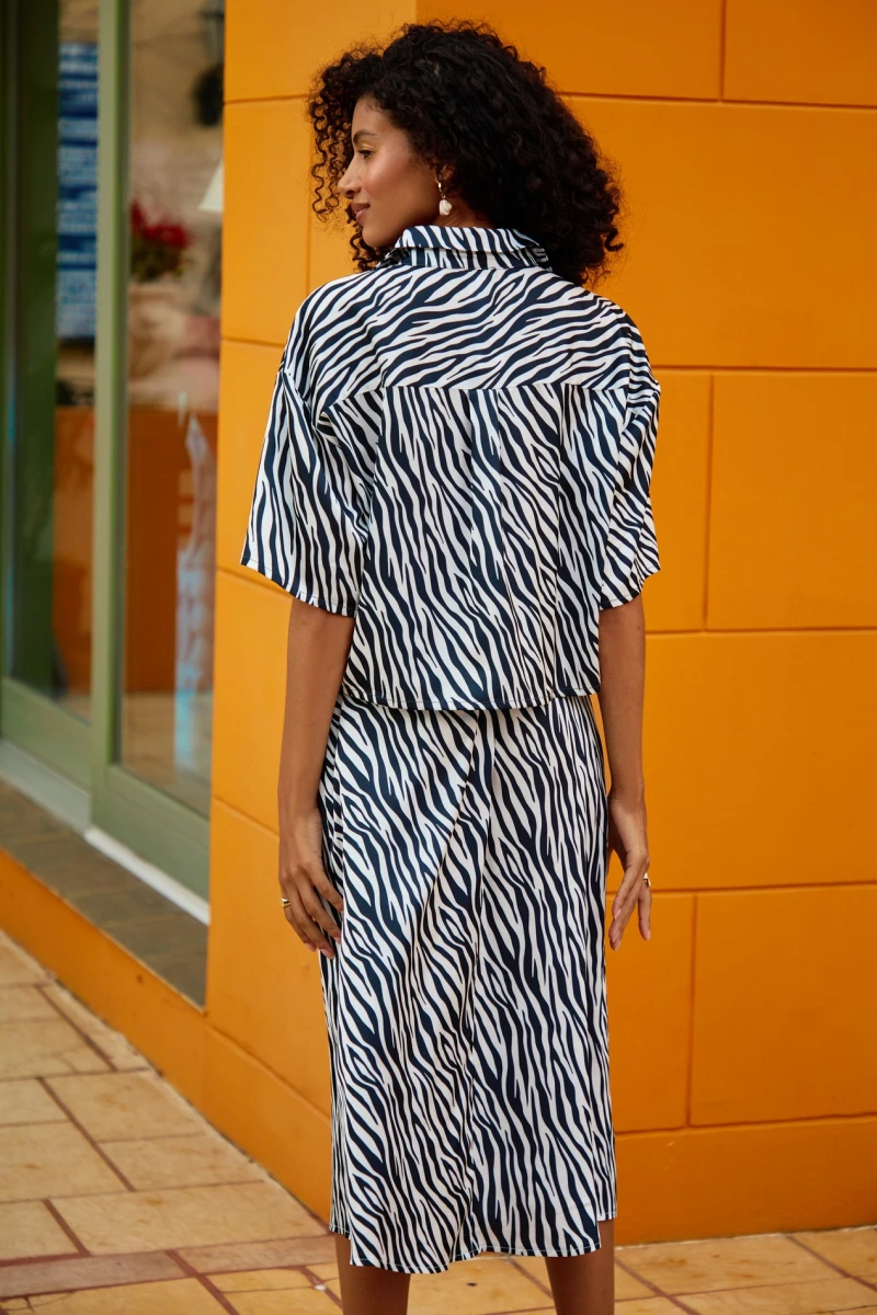 Cropped shirt with zebra print