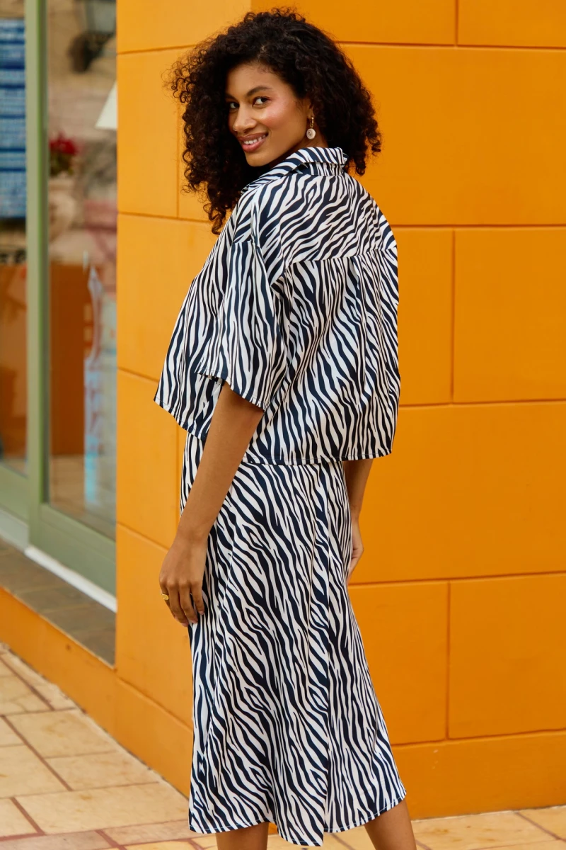 Cropped shirt with zebra print