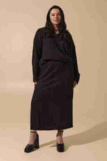 Black knitted suit with sweater and skirt plus size