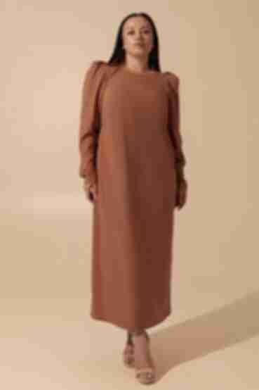 Платье с разрезом миди софт карамельное большой размер