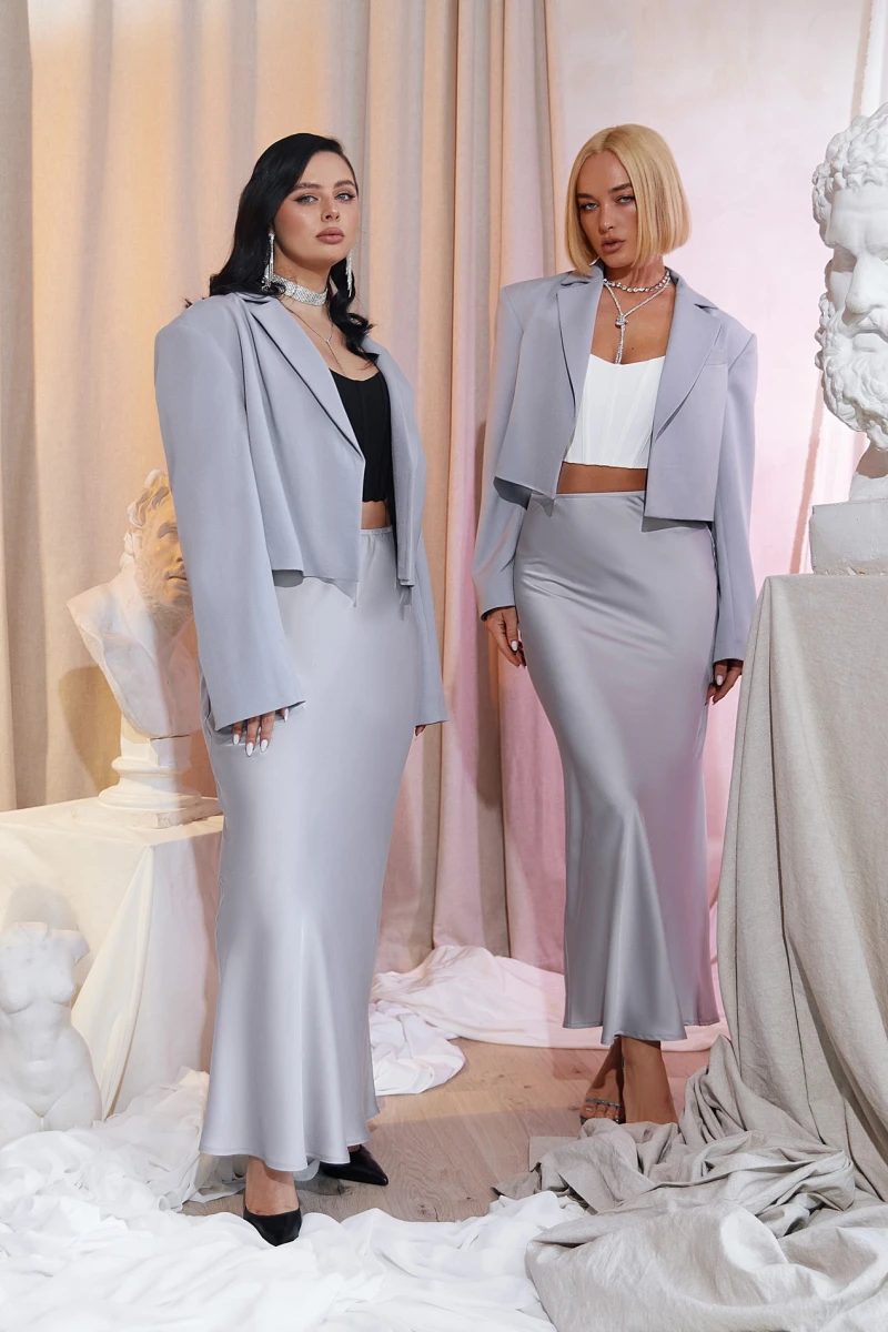 Gray cropped oversize jacket made of suiting fabric plus size