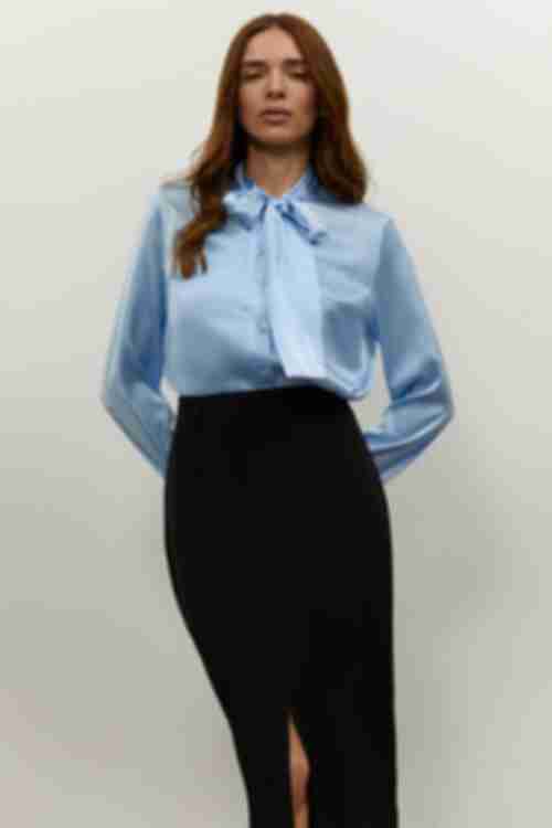 Блуза з бантом штучний шовк блакитна