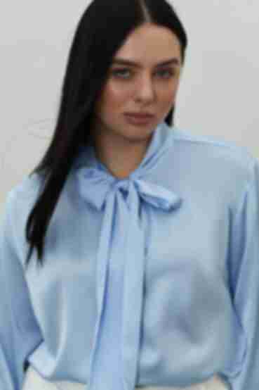 Блузка с бантом искусственный шелк голубая большой размер