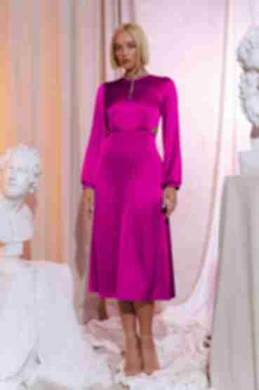 Pink midi dress with slits made of artificial silk