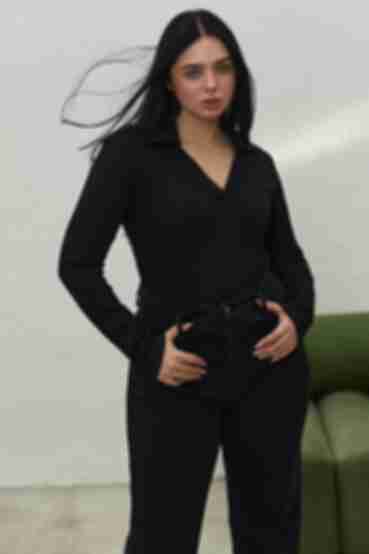 Black ribbed knitted longsleeve with V-neck and collar plus size