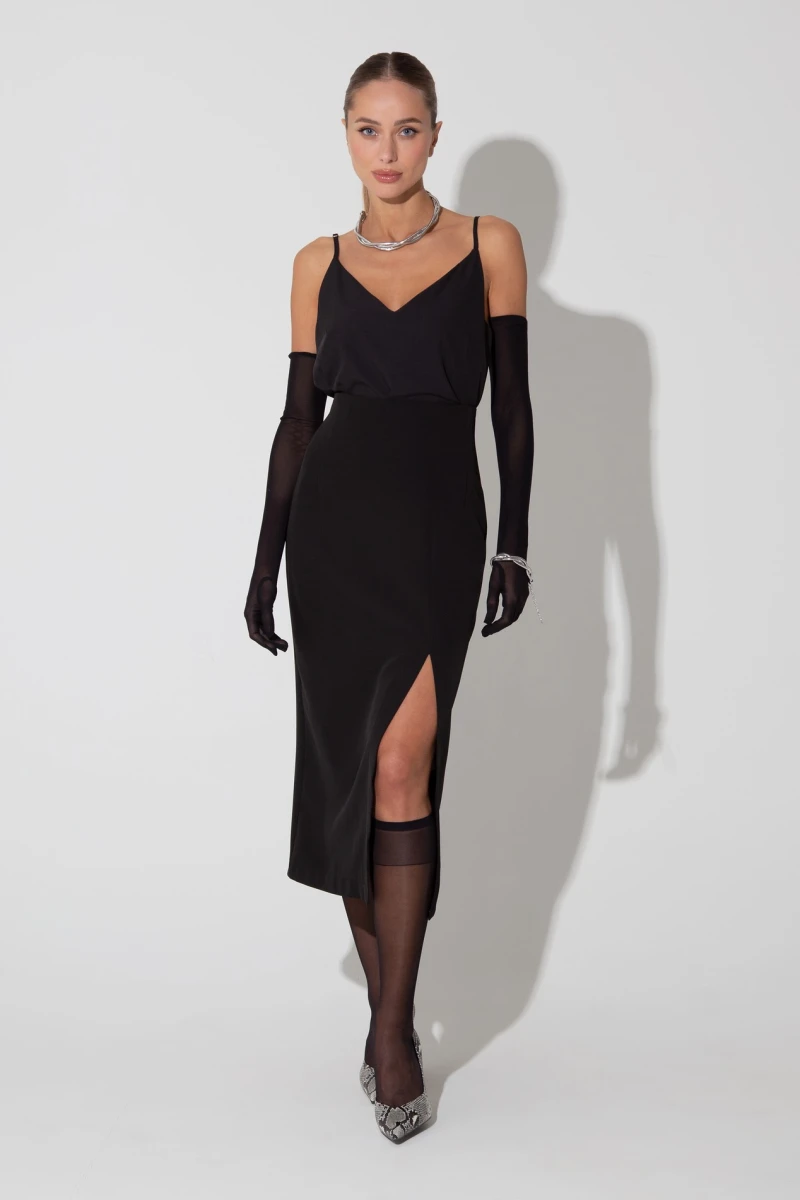 Black T-shirt with soft straps