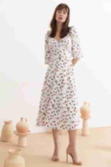 Milky midi wrap dress in flowers made of soft rayon