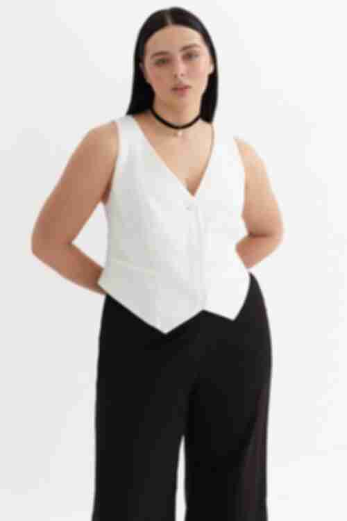 Milky vest made of suiting fabric plus size