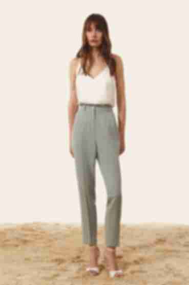 Sage tapered trousers made of suiting fabric