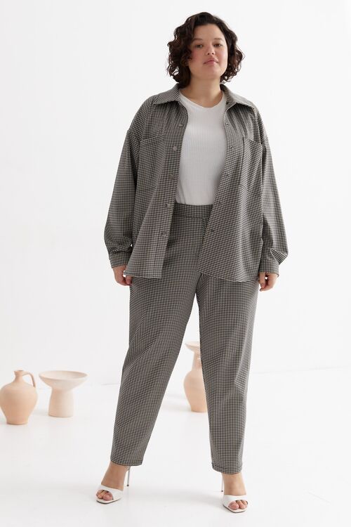 Knitted suit with shirt and tapered trousers in yellow and milky houndstooth plus size