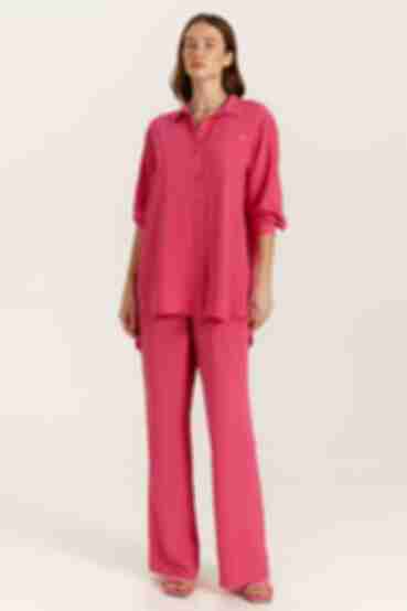 Fuchsia suit with blouse and palazzo trousers made of crushed viscose