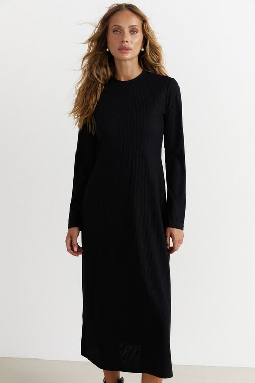 Black knit midi dress with welt 