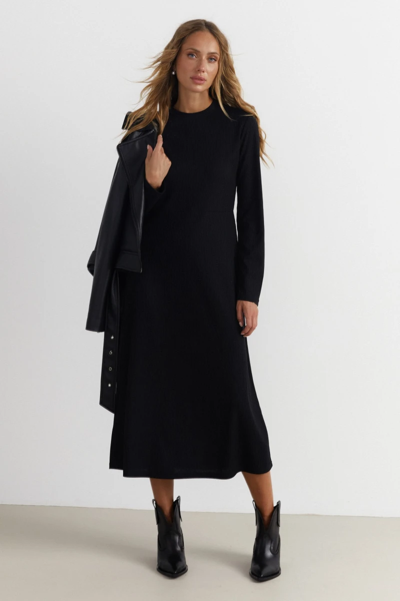 Black knit midi dress with welt 