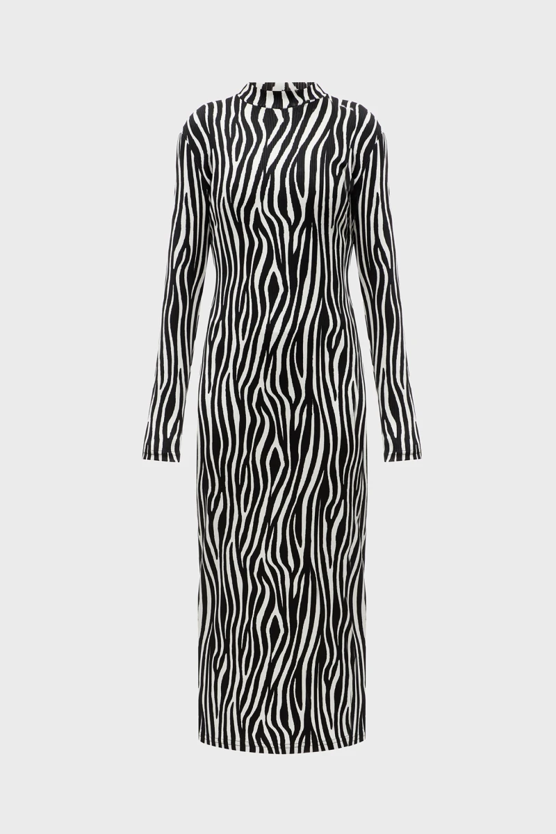 Knitted sheath dress with a pattern