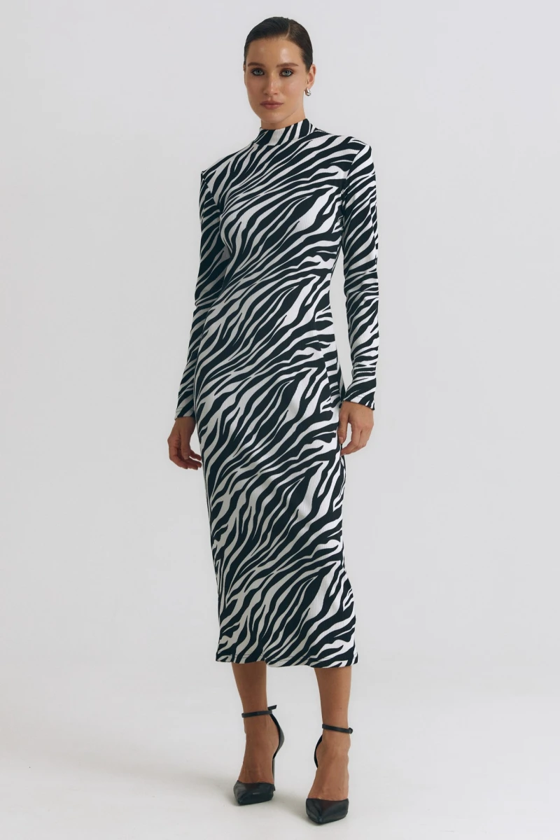 Sheath dress knit ribbed black and white pattern