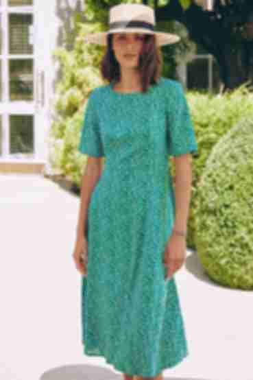 Платье с юбкой трапеция миди софт мелкоцвет на зеленом