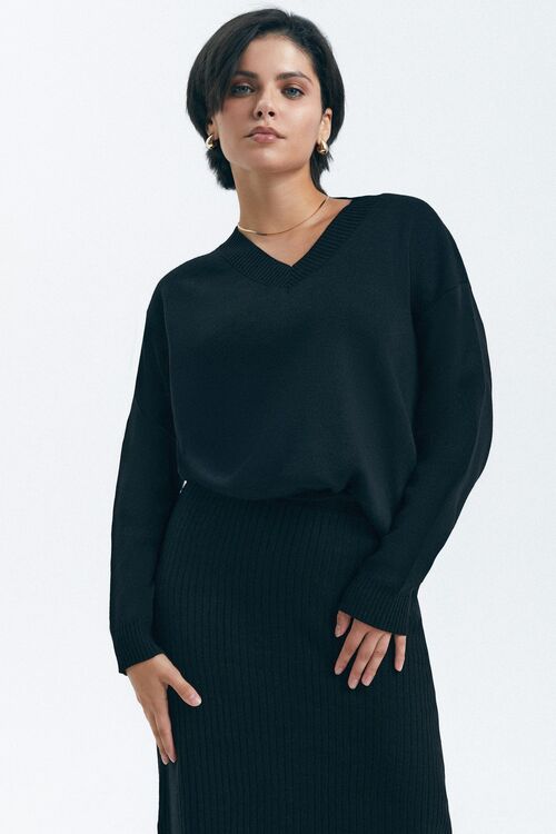 V-neck knit sweater black