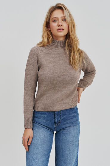 Knitted sweater with a mokko neck 