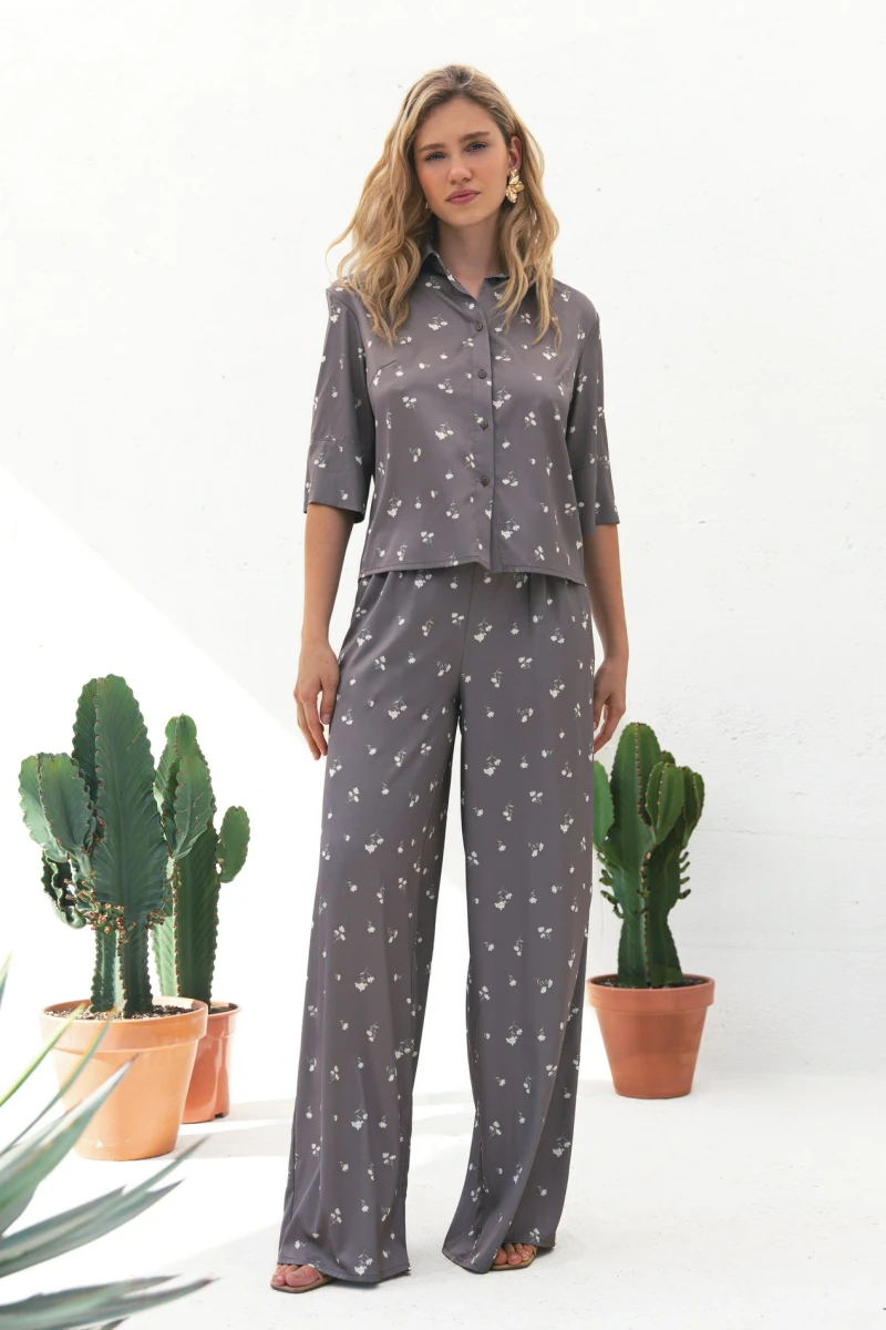 Suit shortened shirt and straight pants faux silk white bouquets on mocha
