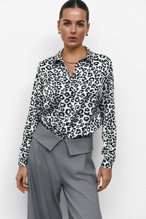 Shirt artificial silk print black leopard on milk