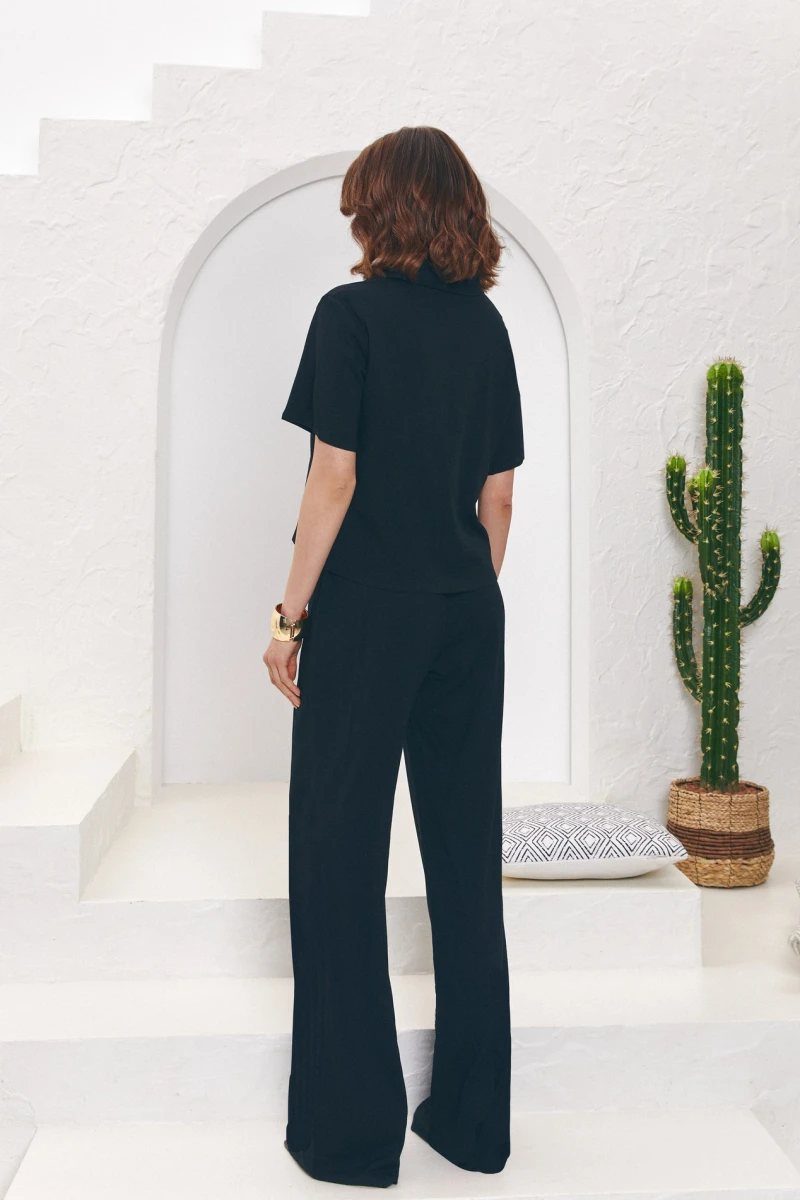 Black suit with short-sleeved shirt and pants made of staple linen
