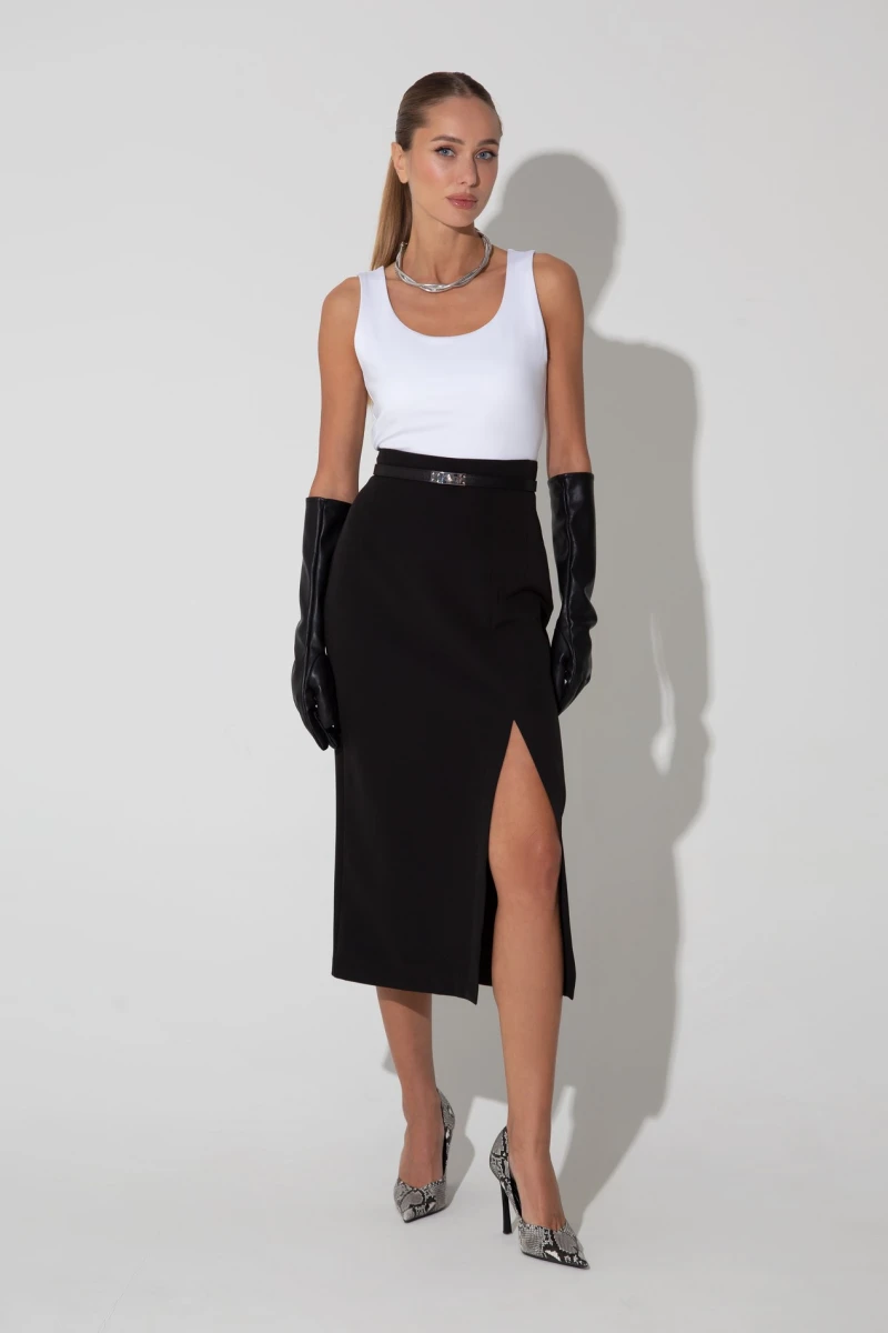 Milk knit top with a round neckline #2