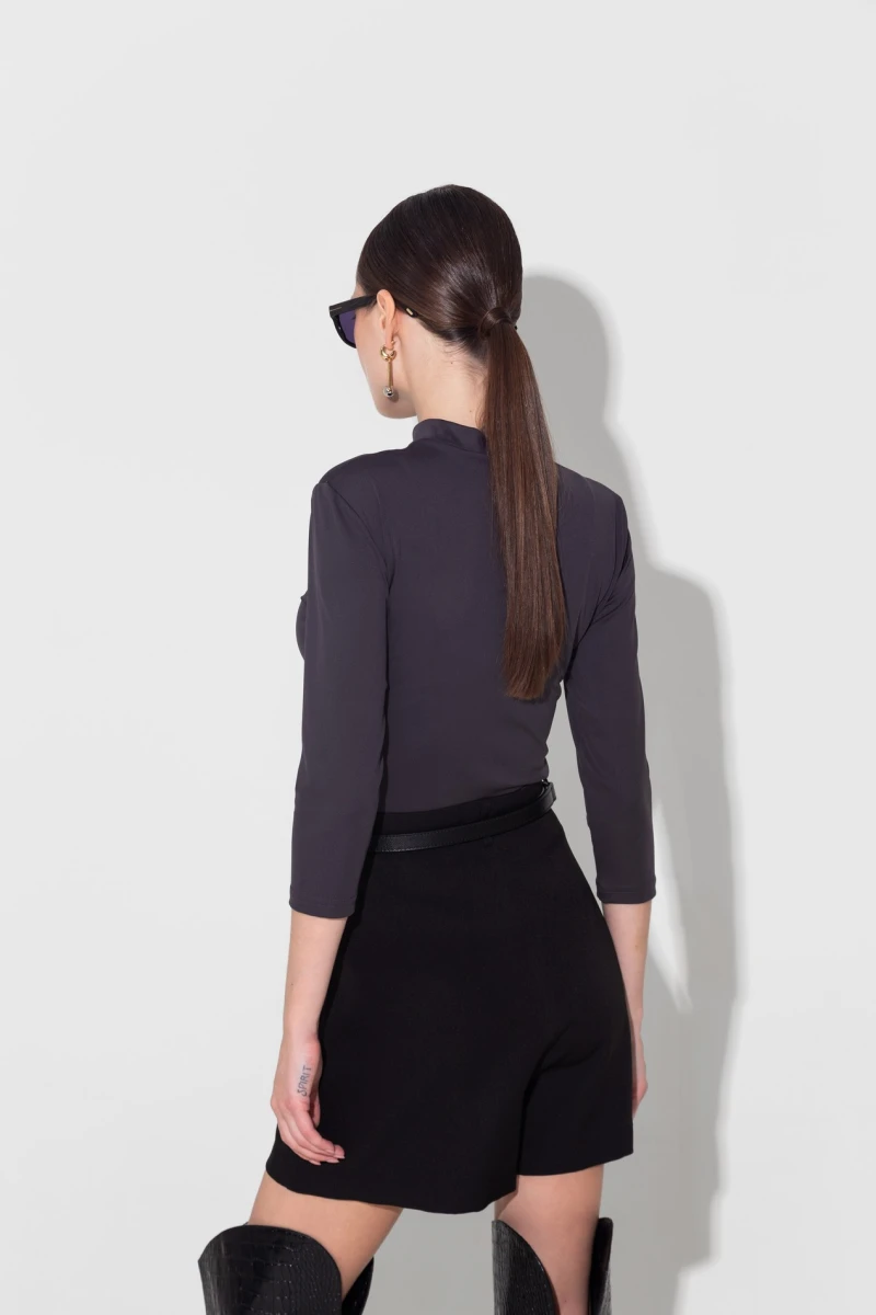 Graphite top with short sleeves